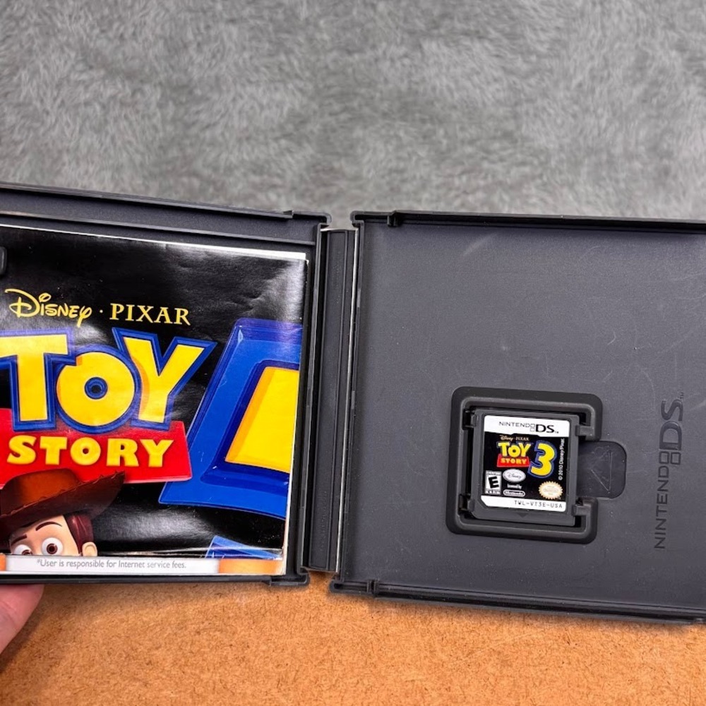 Toy Story 3 Nintendo DS Game Disney Pixar Buzz Woody CIB TWL-VT3E-USA